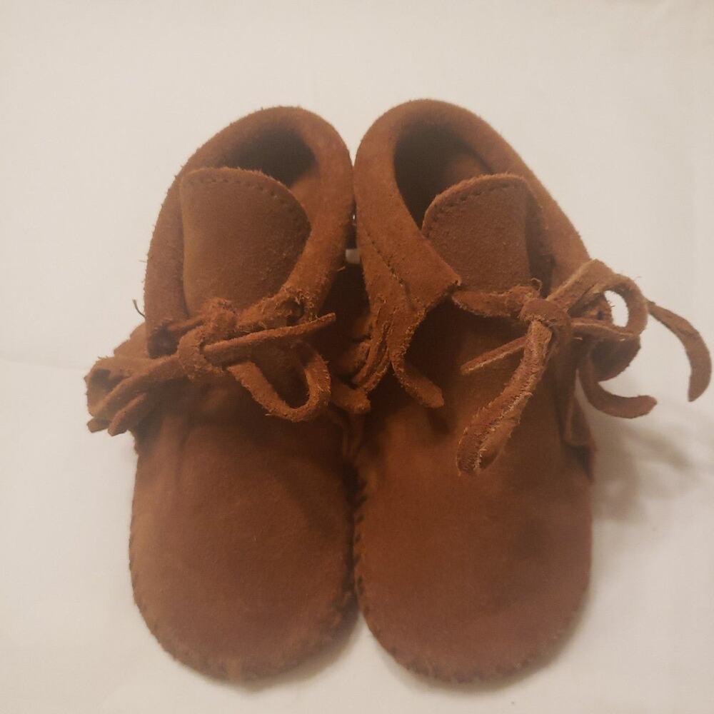 Minnetonka moccasins kids size 6